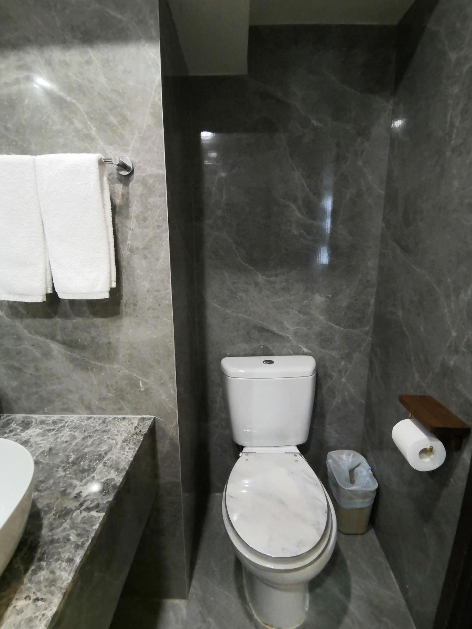 Hennessy Hotel 香港 エクステリア 写真